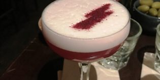A lovely speakeasy with great drinks: Bar Door 74 (2. September 2018)