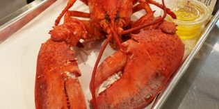 Delicious freshly prepared lobster: Lobster Place @ Chelsea Market (17. June 2019)