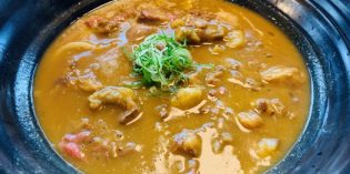 An udon noodle restaurant full with locals: Restaurant Tsurutontan Soemoncho (9. March 2020)