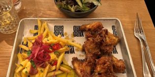 A great place for wings – definitely worth visiting: Restaurant Yardbird Southern Fried Chicken (14. March 2022)
