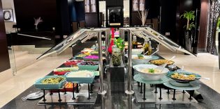 A typical dinner buffet experience: Restaurant Horizon @ voco Riyadh, an IHG Hotel (19. September 2022)