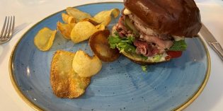 Amazing roast beef burger, but overpriced starter and sides: Restaurant PURO – The Social Club (26. July 2023)