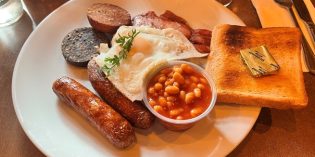 Great and simple Irish breakfast, with a slow kitchen: Restaurant Old Mill (21. October 2023)